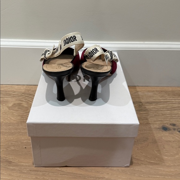 Authentic pre loved J’Adior Burgundy Velvet slingbacks - Picture 3 of 4